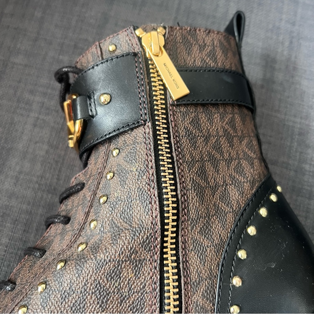 Michael Kors Kincaid women’s size 9M Brown Lace-Up studded combat Boots - Picture 10 of 10